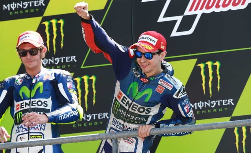 Rossi-Lorenzo Mendominasi MotoGP 2015