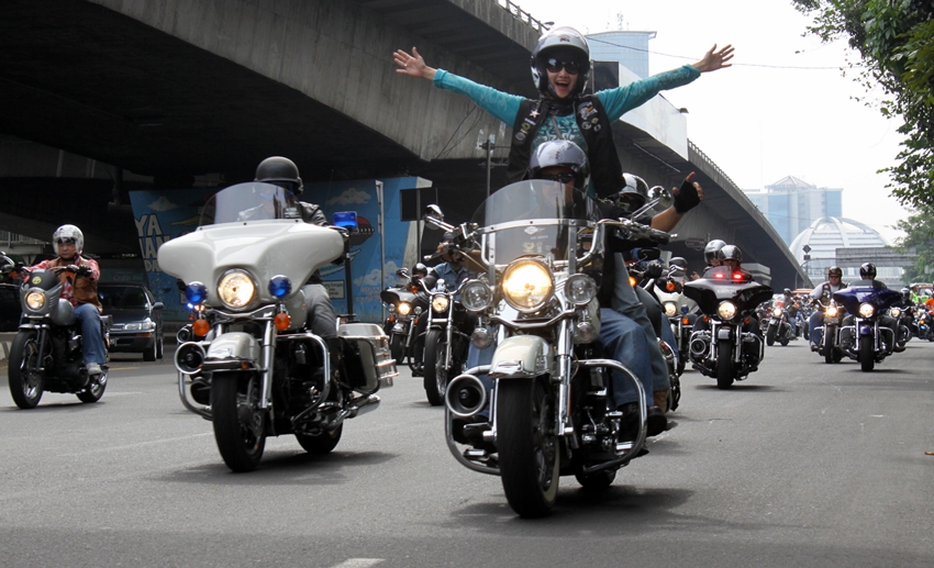 Konvoi Harley-Davidson di Jakarta