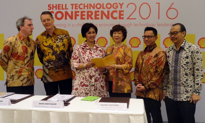 Jajaran Management Shell Saat Acara Diskusi Teknologi