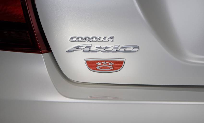 Toyota Corolla Axio Hybrid G 50 Limited