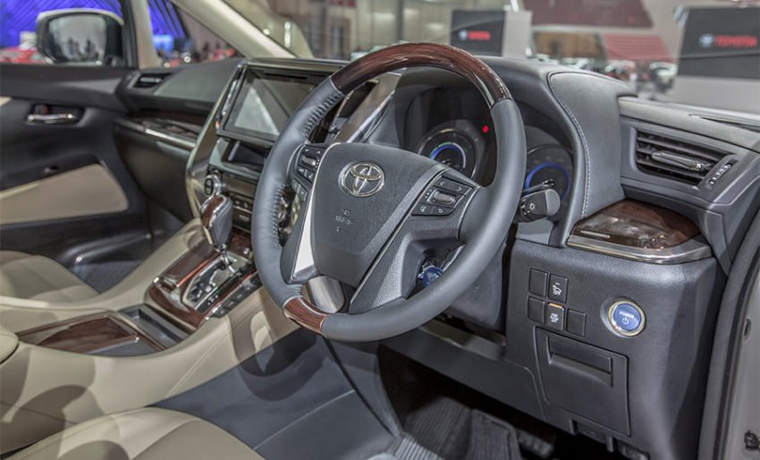 Toyota Alphard Hybrid