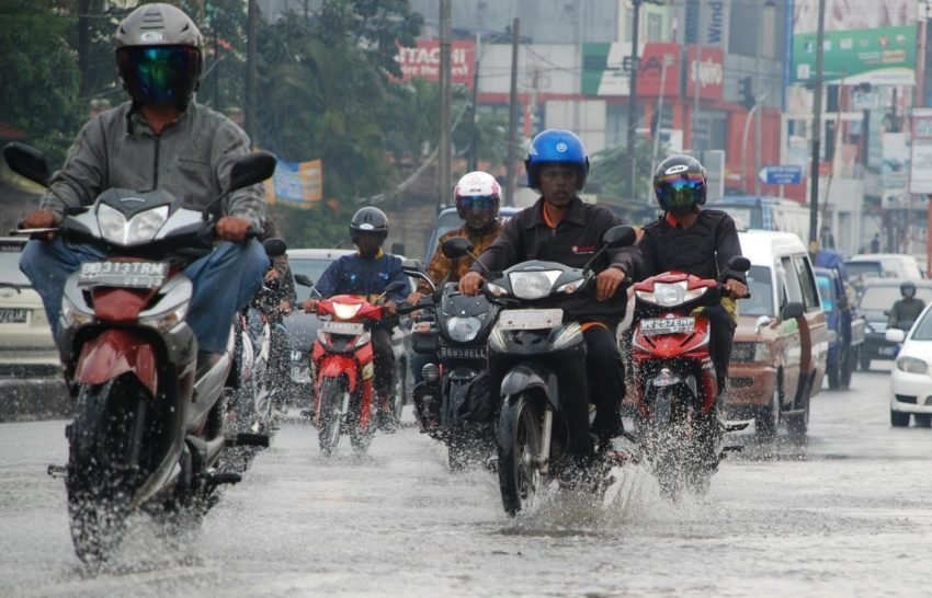 Berkendara Saat Hujan