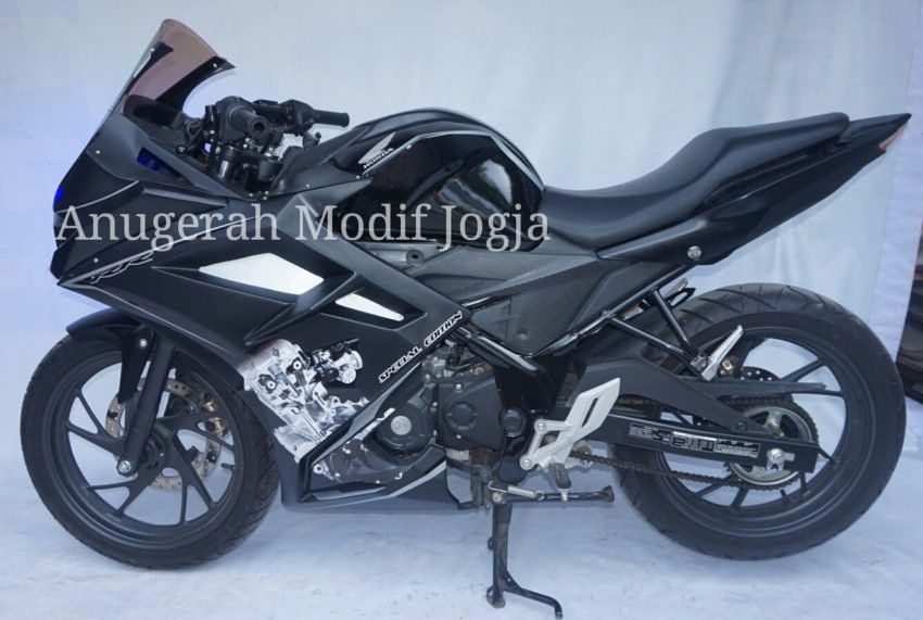 Modifikasi Honda CBR150R