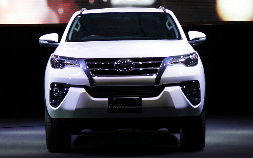 Front Facia Fortuner.