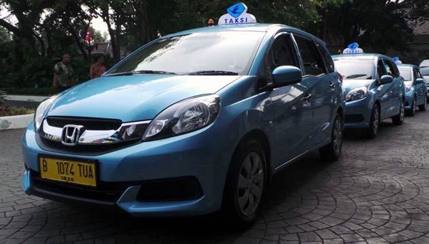 Image result for mobil bekas taksi