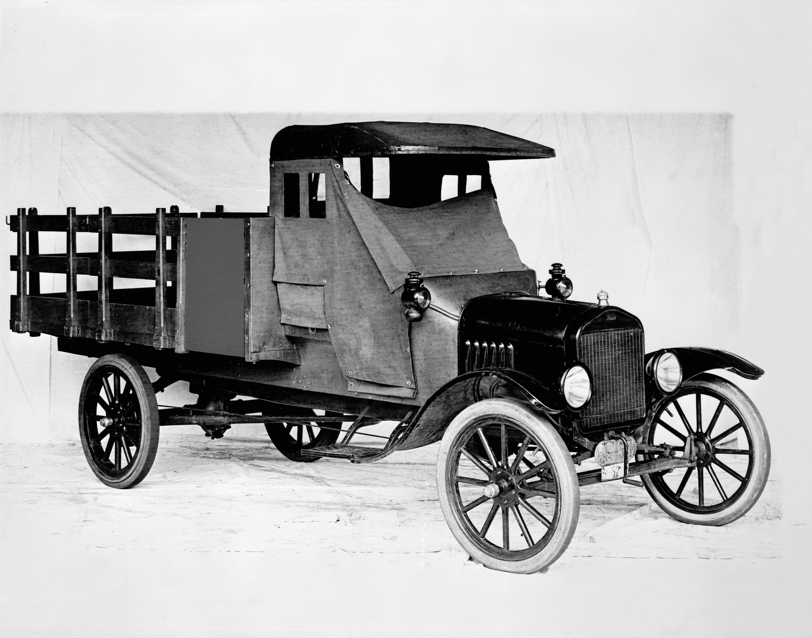 100 Tahun Produksi Truk Ford Pastikan Jadi Produsen Truk Terbaik
