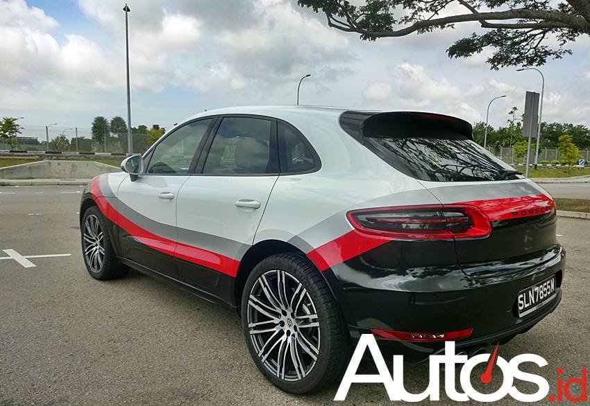 [Gallery Foto] Test Drive Porsche Macan Turbo with 