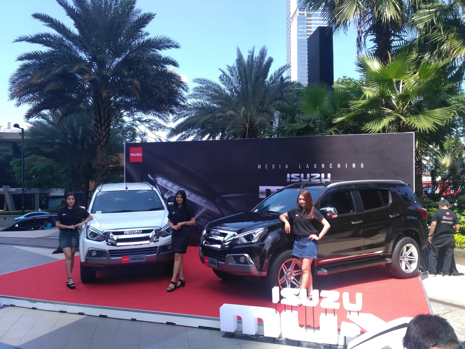 Isuzu Luncurkan New Isuzu MU X 2017 Dengan Tambahan Model 4X4