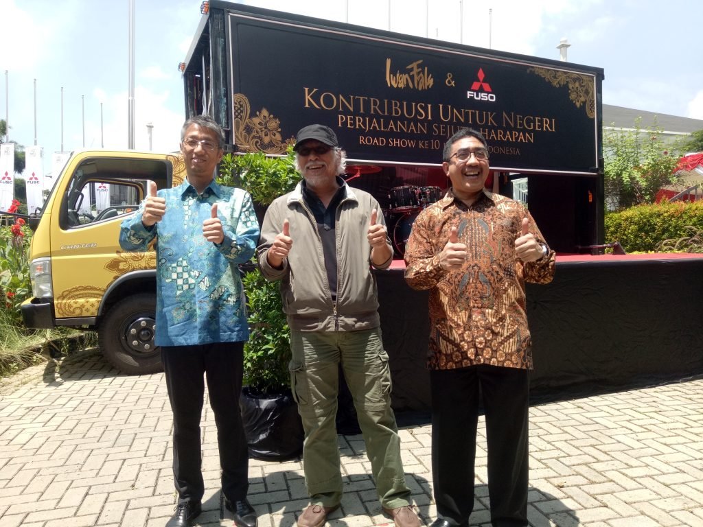 KTB Ajak Iwan Fals Konser di Atas Truk Fuso ke 10 Kota - Autos.id
