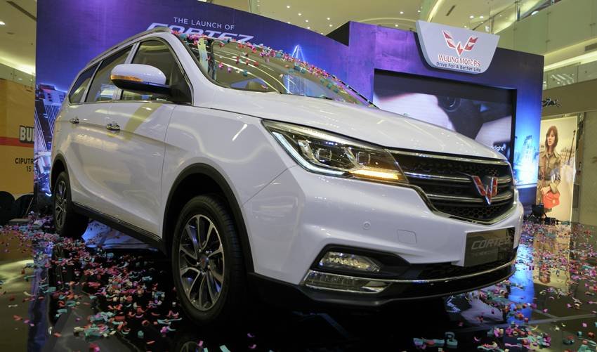 Wuling Cortez di Surabaya