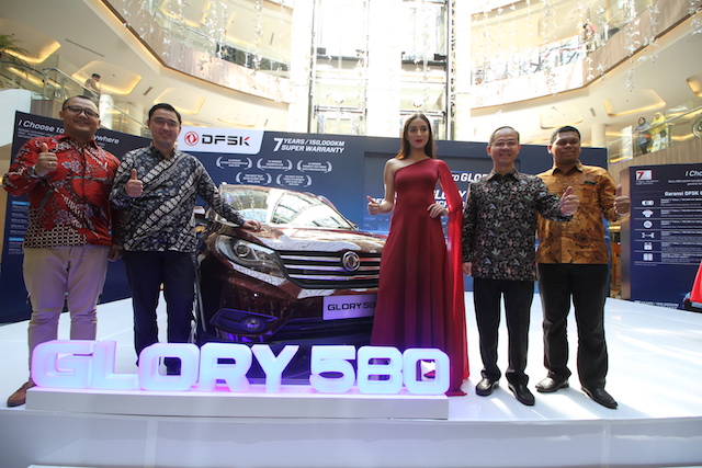 DFSK Glory 580 Resmi Mengaspal di Bandung - Autos.id
