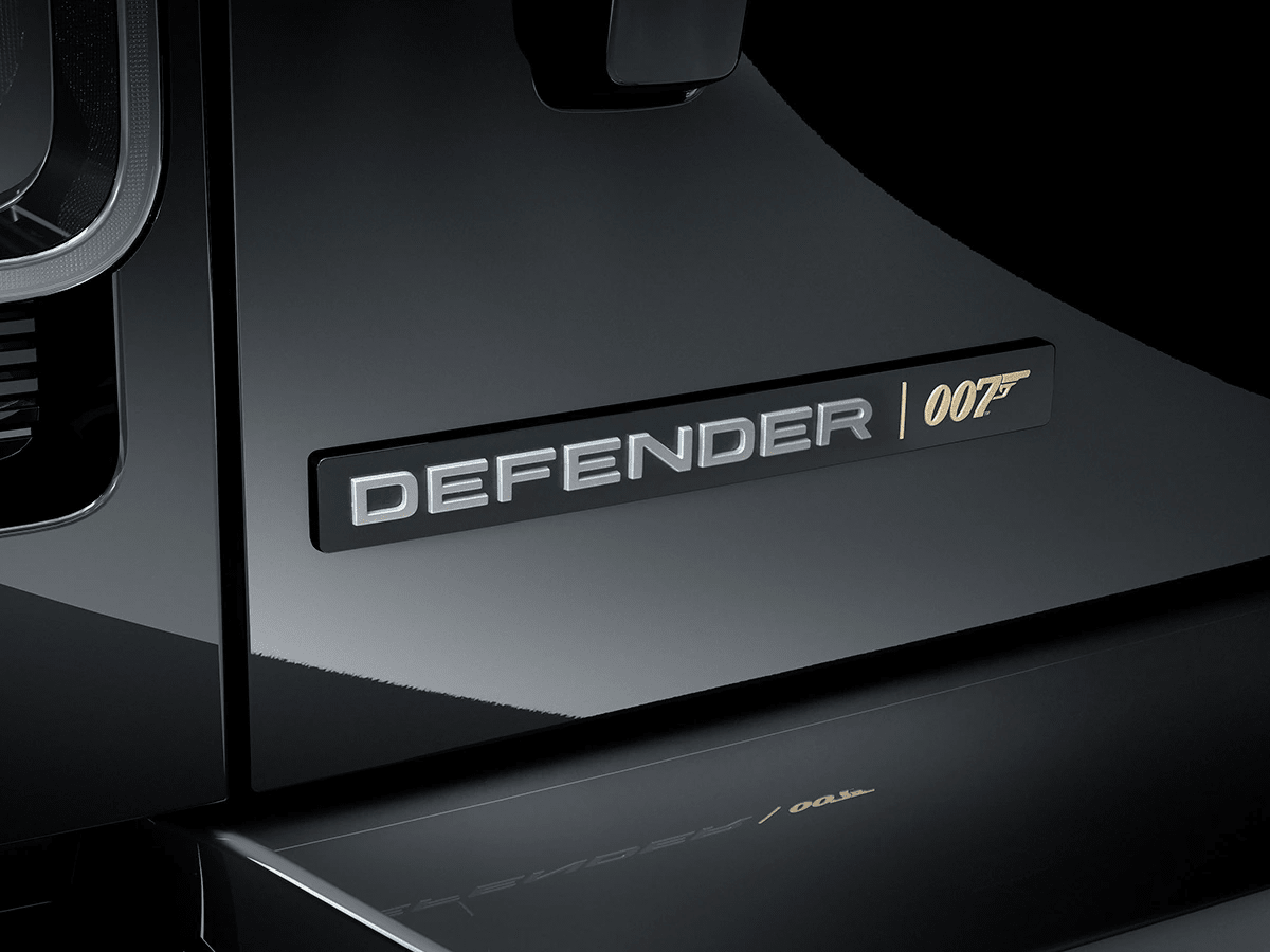 Interior Defender V8 Bond Edition