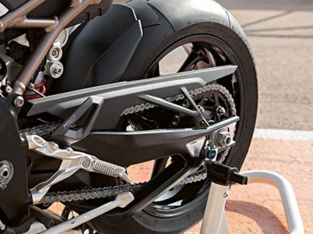 Pivot swingarm dan tail riser