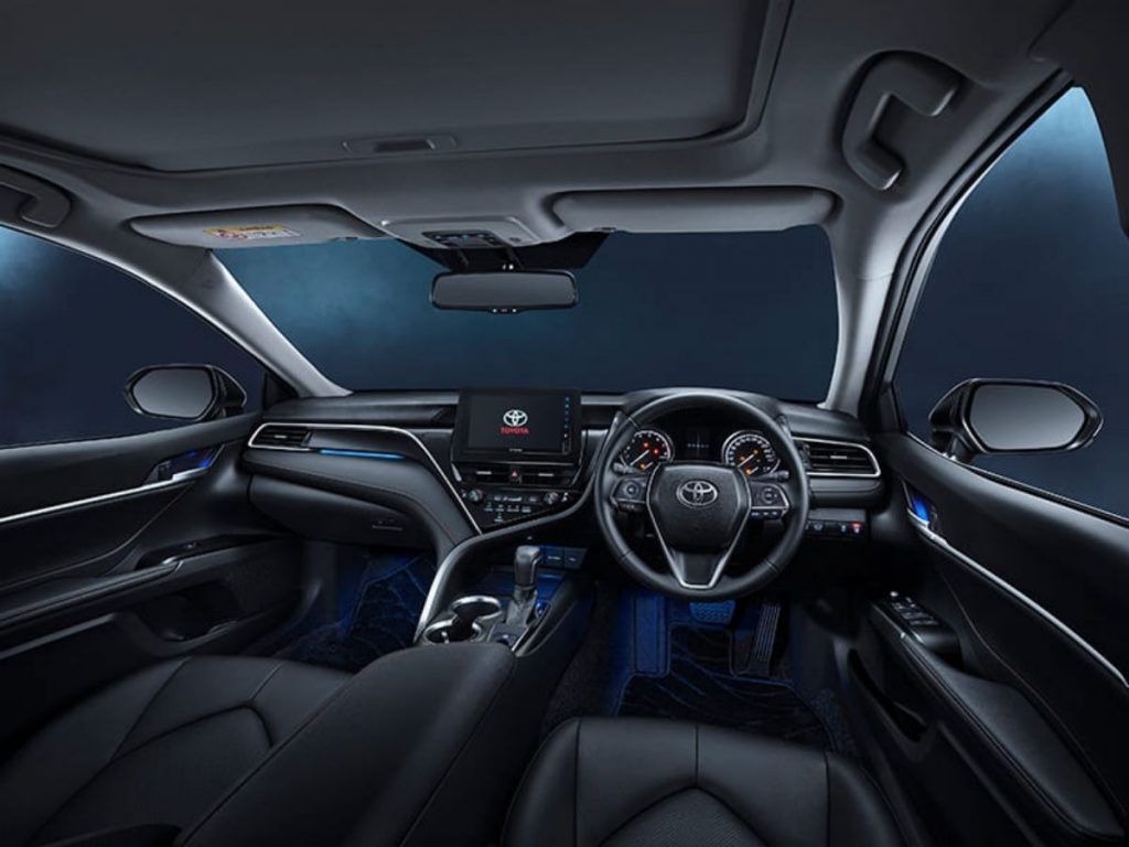 Interior Toyota Camry Hybrid Facelift