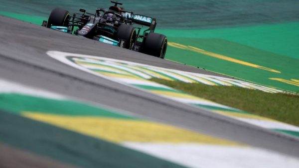 Lewis Hamilton Meraih Pole Position Untuk Balapan Sprint Qualifying GP Sao Paolo
