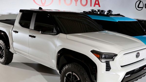 Toyota Memperisapkan ebuah Pick-Up Berteknologi Listrik, Siap Menantang Tesla Cybertruck