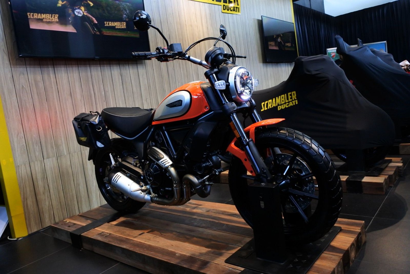 China Scrambler 400