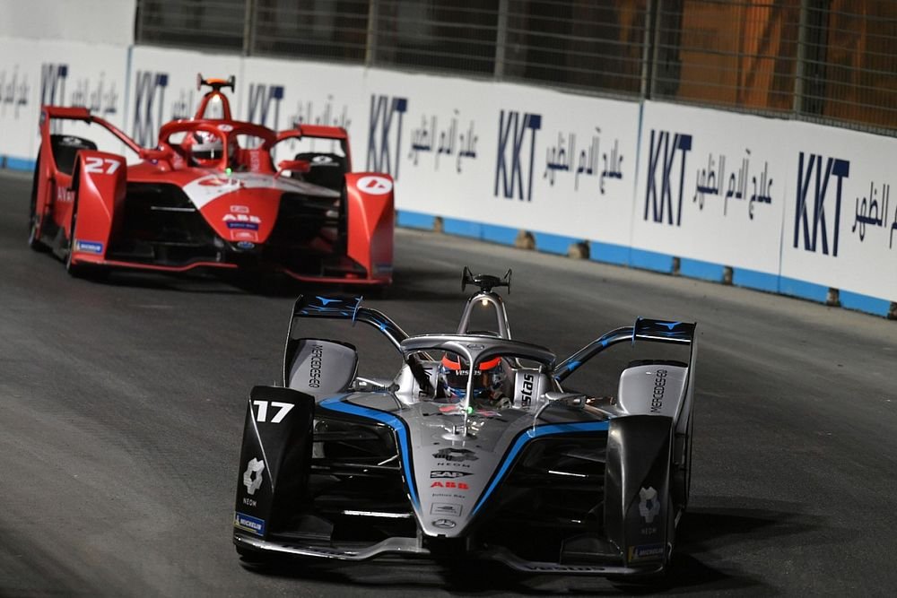 Nyck de Vries Memenangi Balapan Perdana Formula E Musim 2022