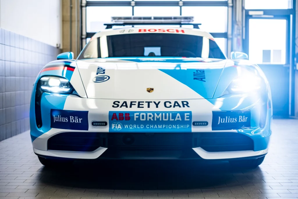Porsche Taycan Turbo S Akan Menjadi Mobil Safety Car Formula E Musim Terbaru