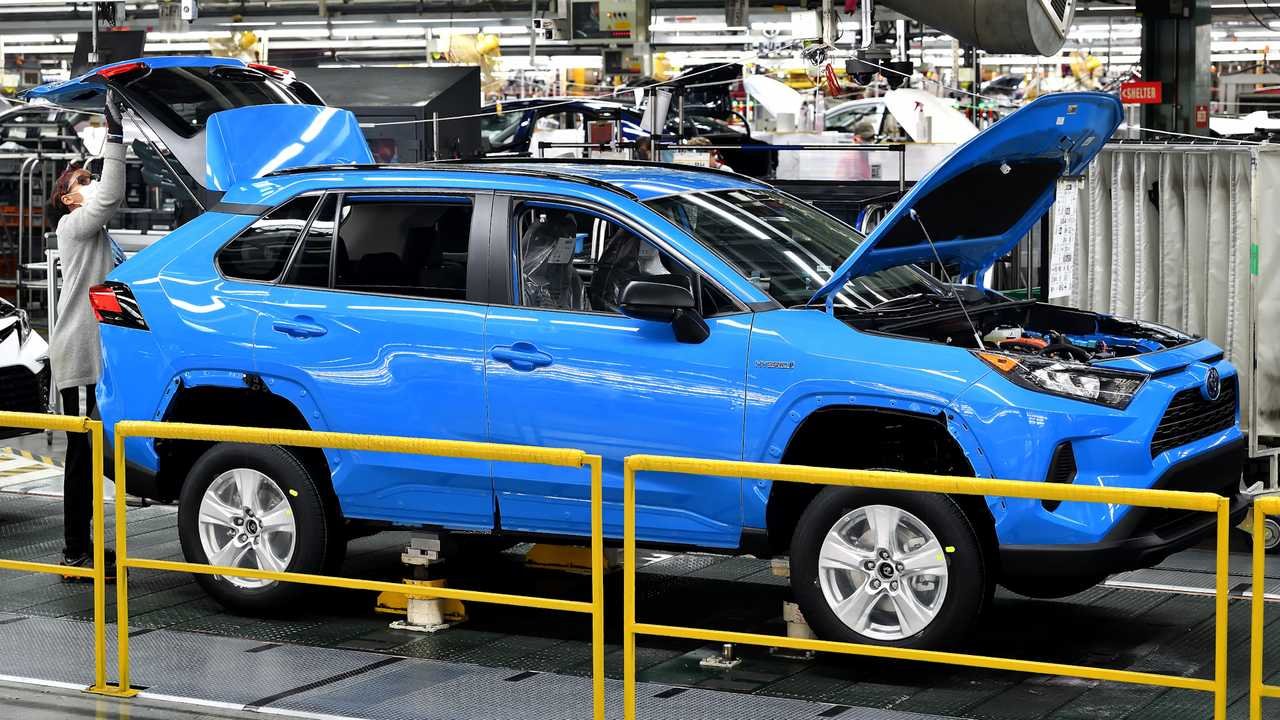 Krisis Chip Semikonduktor Belum Berakhir, Toyota Kembali Pangkas Produksi