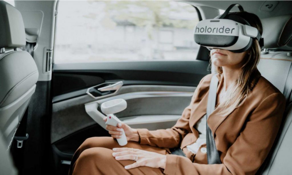 Audi Memperkenalkan Teknologi VR Holoride Real Time Pertama Di Dunia