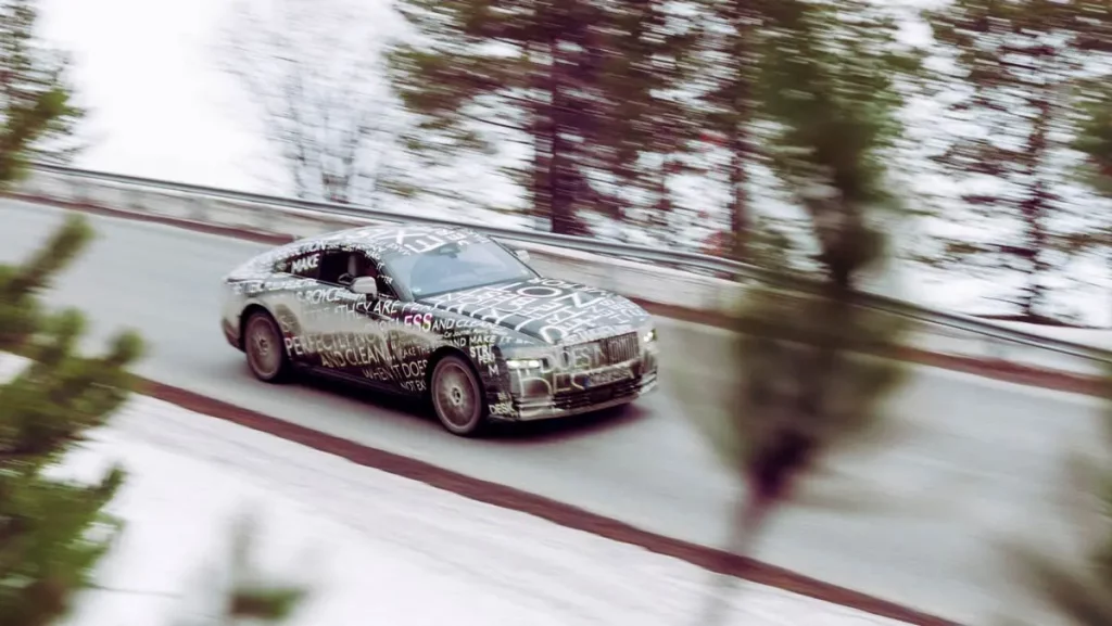 Rolls-Royce Spectre Tertangkap Kamera Sedang Tes Jalan Di Suhu Dingin Yang Ekstrim