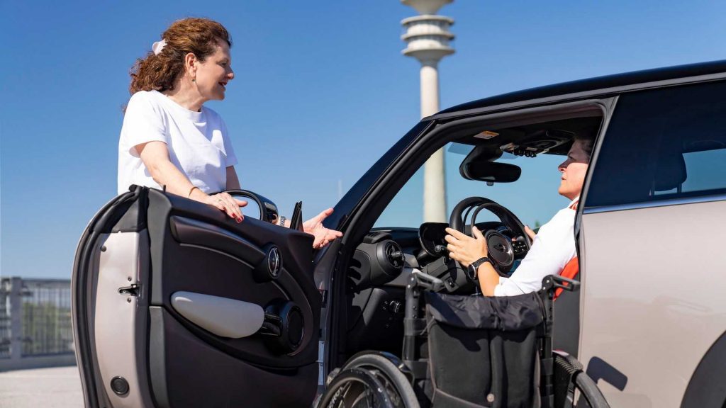Mini Resmi Meluncurkan Cooper SE Untuk Penyandang Disabilitas