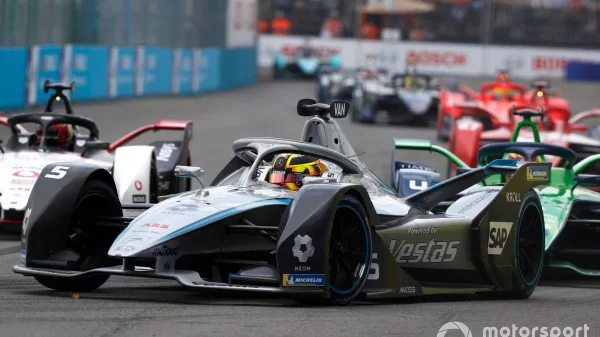 Penuh Drama, Nick Cassidy Memenangi Race Pertama Formula E Seri New York ePrix