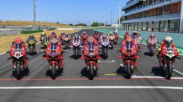 Ducati Akan Menjual Panigale V4S Yang Digunakan Untuk Event World Ducati Week