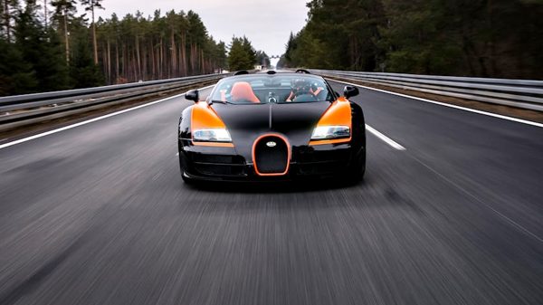 Bugatti Veyron GS Vitesse pertahankan rekor kecepatan tertinggi.