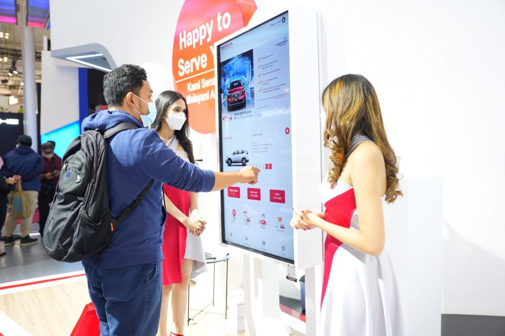 Pengenalan kampanye "Happy to Serve You" dari Honda kepada pelanggan di GIIAS 2022.