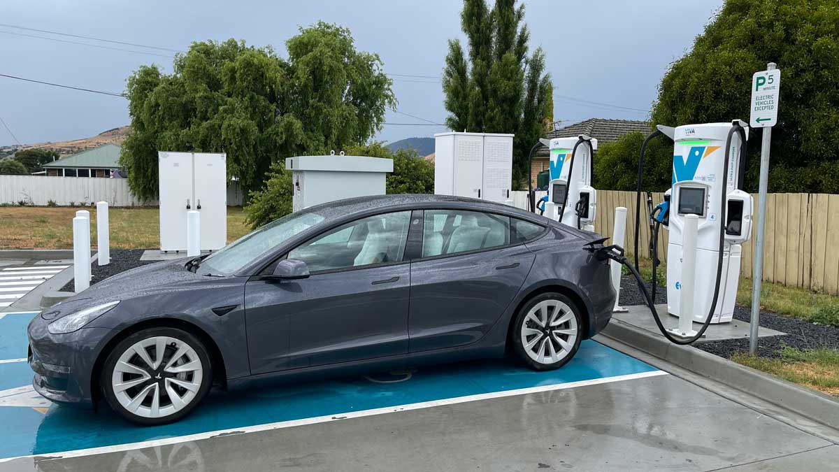 Tesla Menghentikan Sementara Pemesanan Model 3 Long Range Hingga Tahun 2023