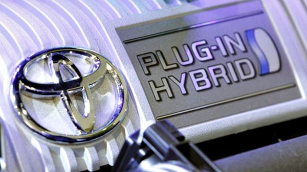 Mobil hybrid Toyota