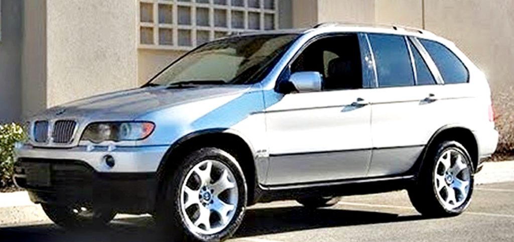 BMW X5 4.4 2001. 