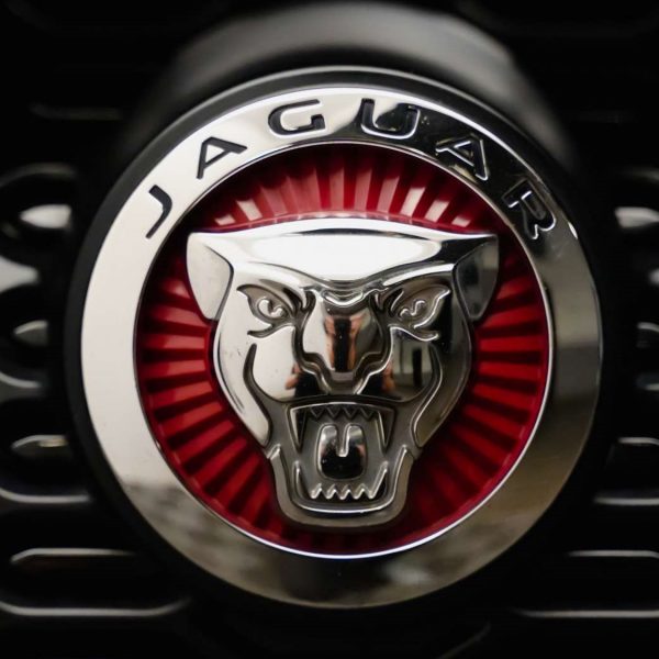 Jaguar I-PACE.