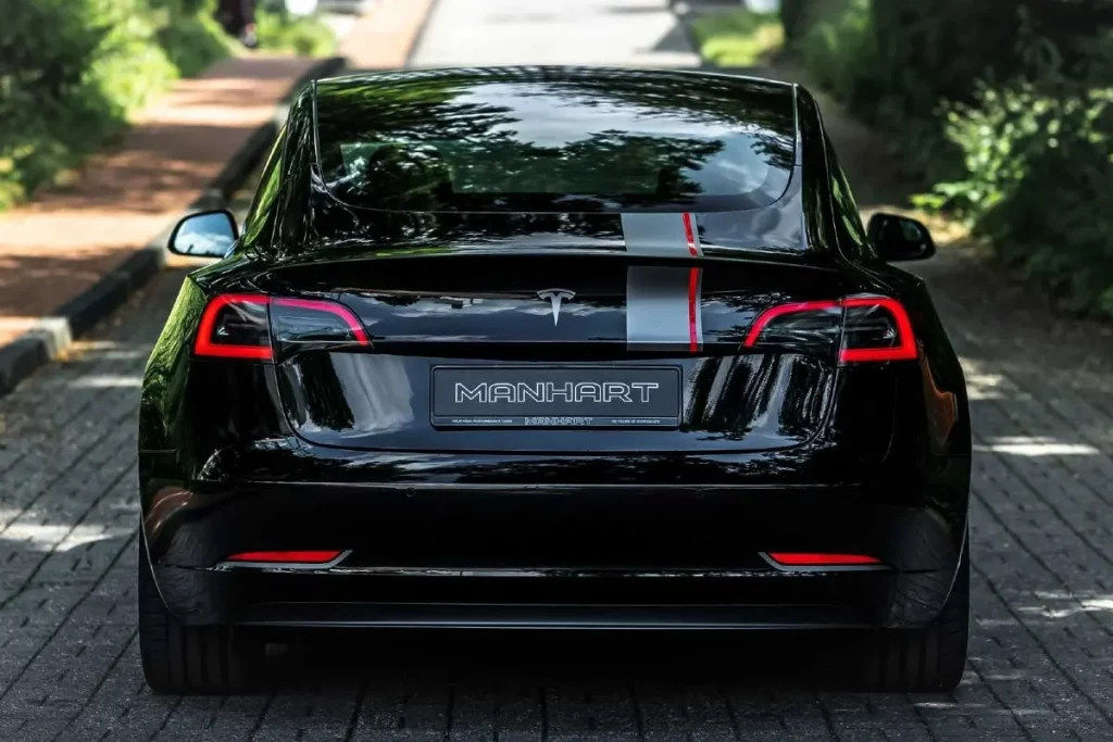 Manhart Memberikan Modifikasi Ekstrim Pada Tesla Model 3