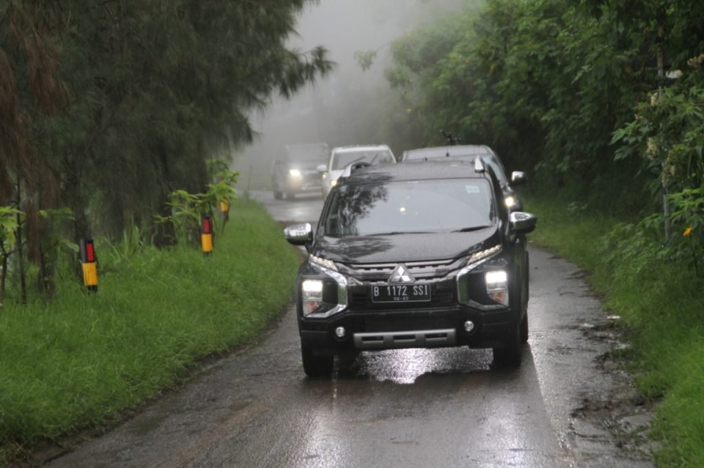 Wiper Fluid vs Air Biasa, Mana Yang Ampuh Saat Berkendara Di Musim Penghujan