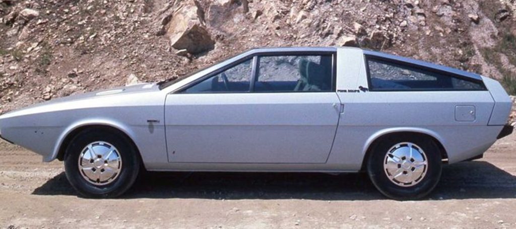 Hyundai Pony Coupe Concept 1974 tampak samping.