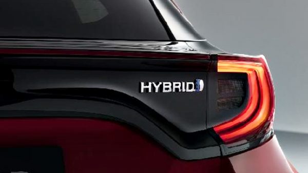 Ilustrasi mobil hybrid.