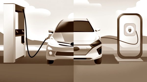 Ilustrasi mobil konvensional dan mobil listrik.