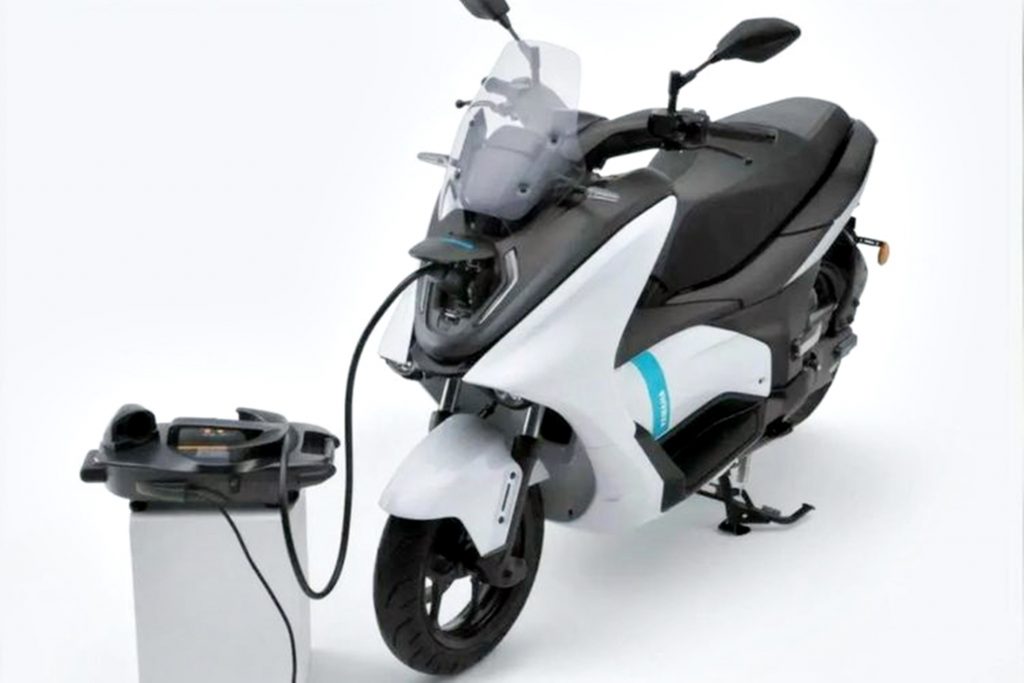 Yamaha E01 saat proses charging. 