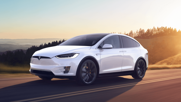 Karena Masalah Pada Airbag, Tesla Recall 29 Ribuan Unit Model X