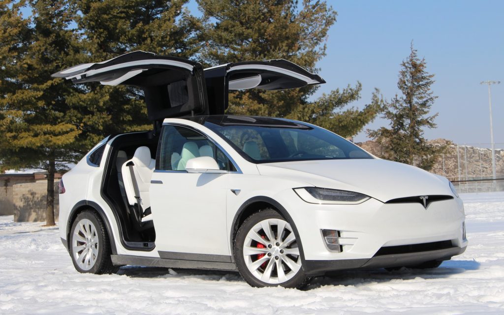Karena Masalah Pada Airbag, Tesla Recall 29 Ribuan Unit Model X