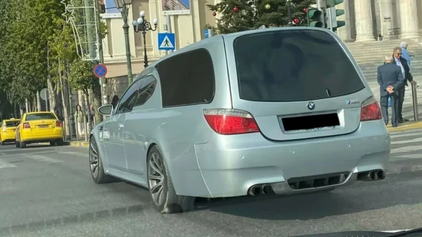 Inilah Jadinya Bila BMW M5 Dijadikan Mobil Jenazah
