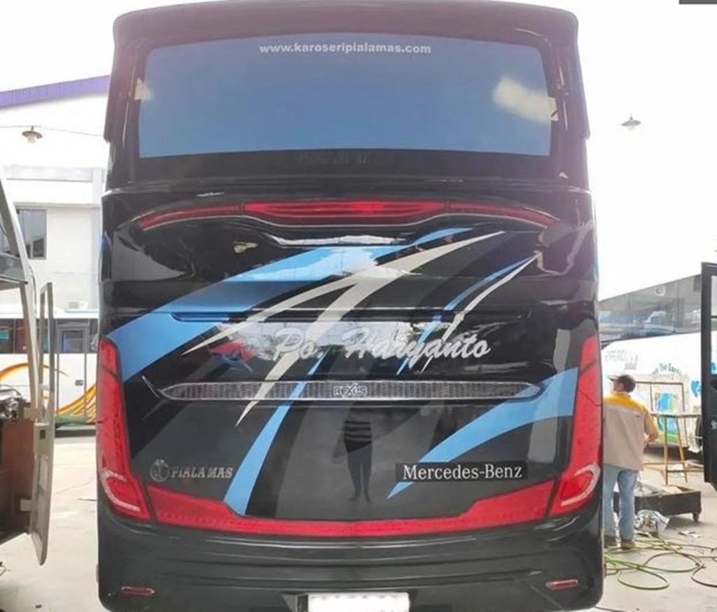 Bagian belakang bus terbaru PO Haryanto. 