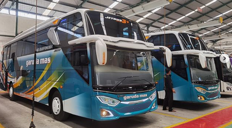 Bus baru PO Garuda Mas. 