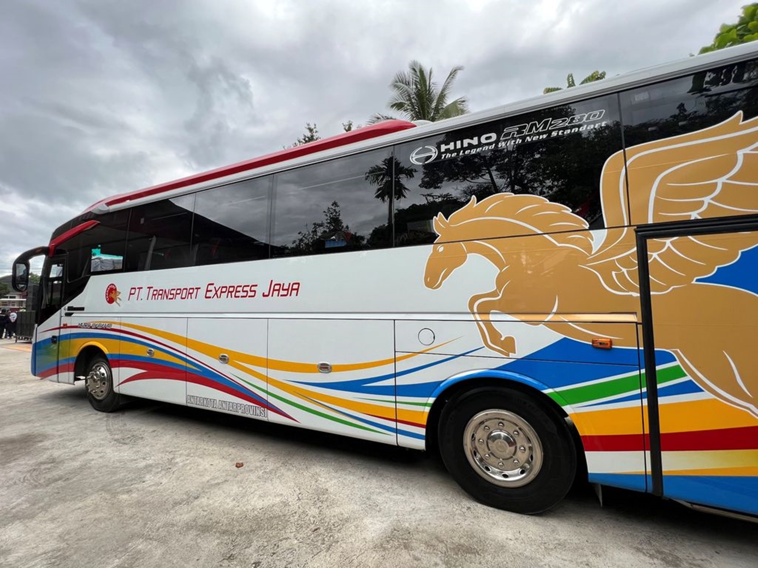 Bus baru PO Transport Express Jaya.