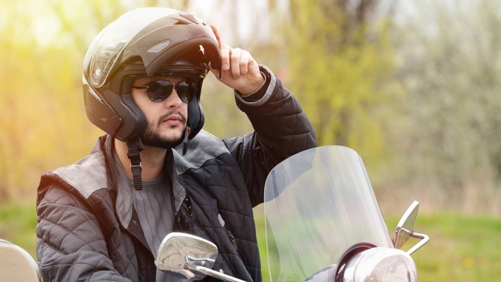 Ingin Membeli Helm Motor Secara Online, Ini Yang Perlu Diperhatikan