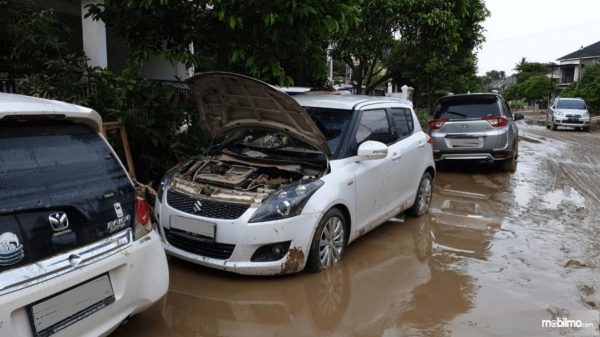 Ingin Membeli Mobil Bekas Banjir, Ini Yang Perlu Anda Pehatikan
