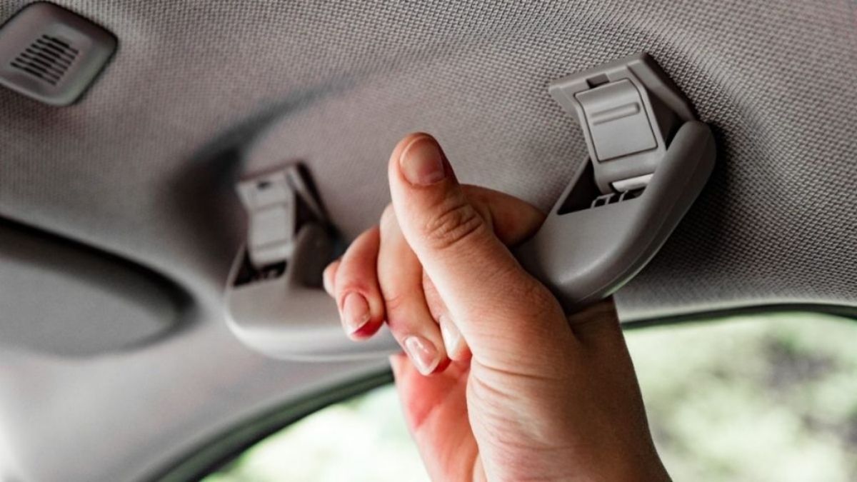 Inilah Fungsi Hand Grip Di Interior Mobil Yang Perlu Diketahui